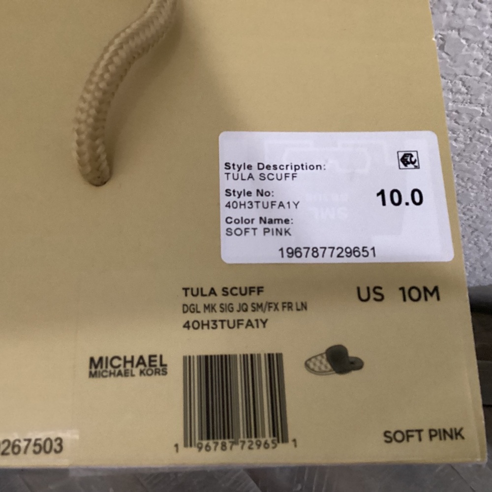 MICHAEL MICHAEL KORS Women's Tula Scuff Slip-On Cozy Slippers, size 10 - Picture 2 of 7